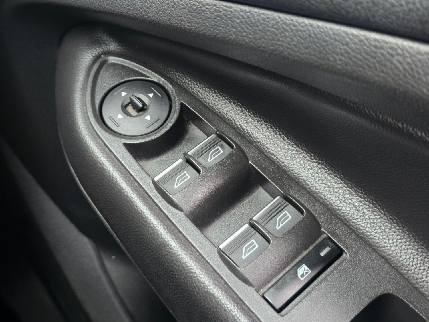 Used Ford Kuga 2016 for sale - 77326361: Photo 28