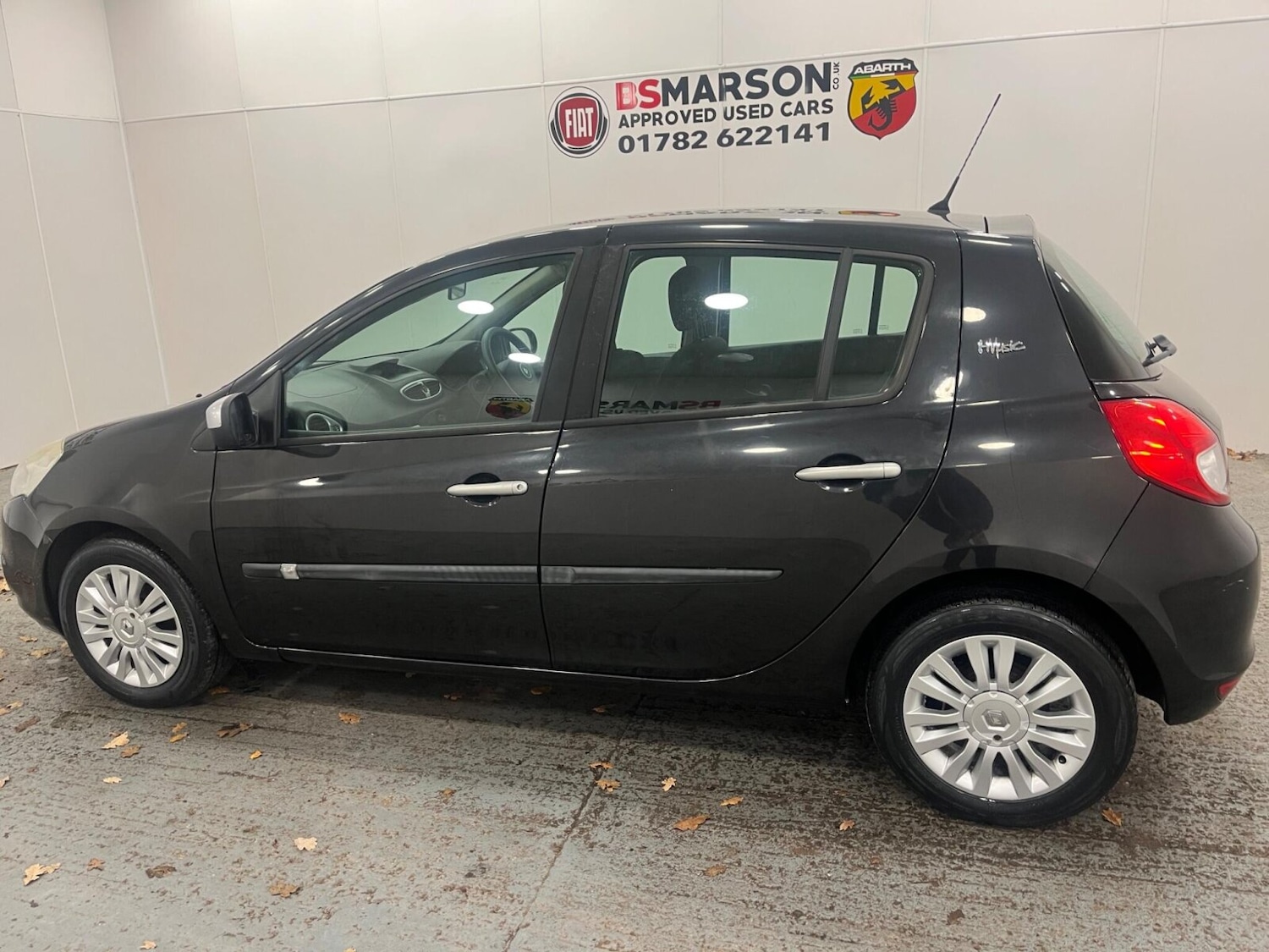 Used Renault Clio 2010 for sale - 76817906: Photo 10