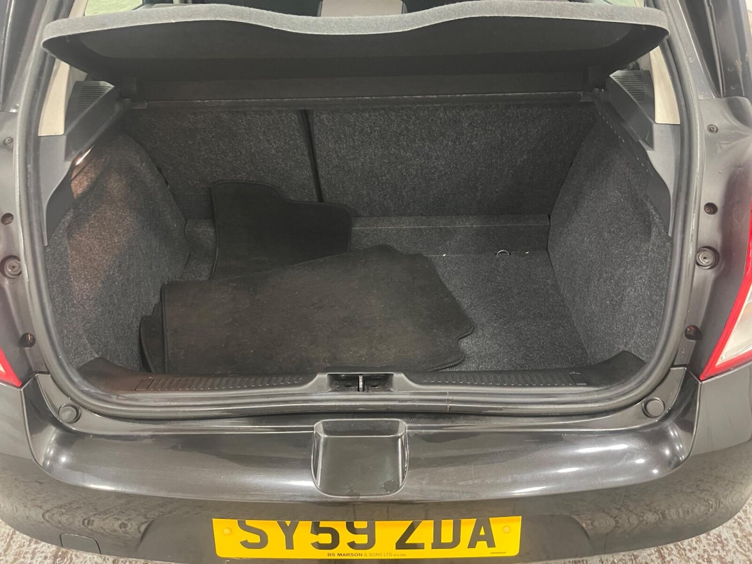 Used Renault Clio 2010 for sale - 76817906: Photo 32