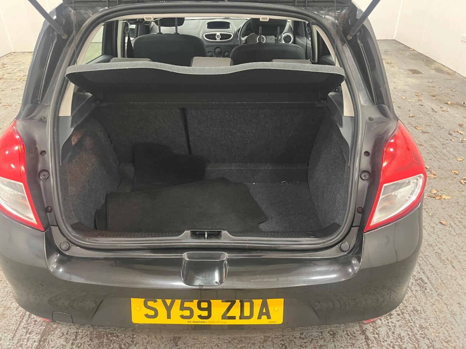 Used Renault Clio 2010 for sale - 76817906: Photo 33