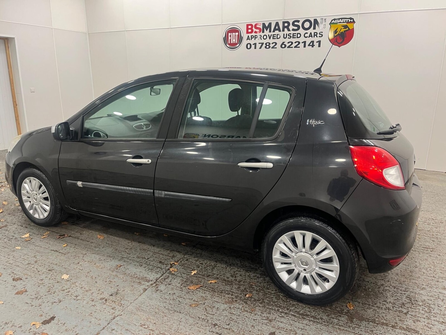 Used Renault Clio 2010 for sale - 76817906: Photo 9