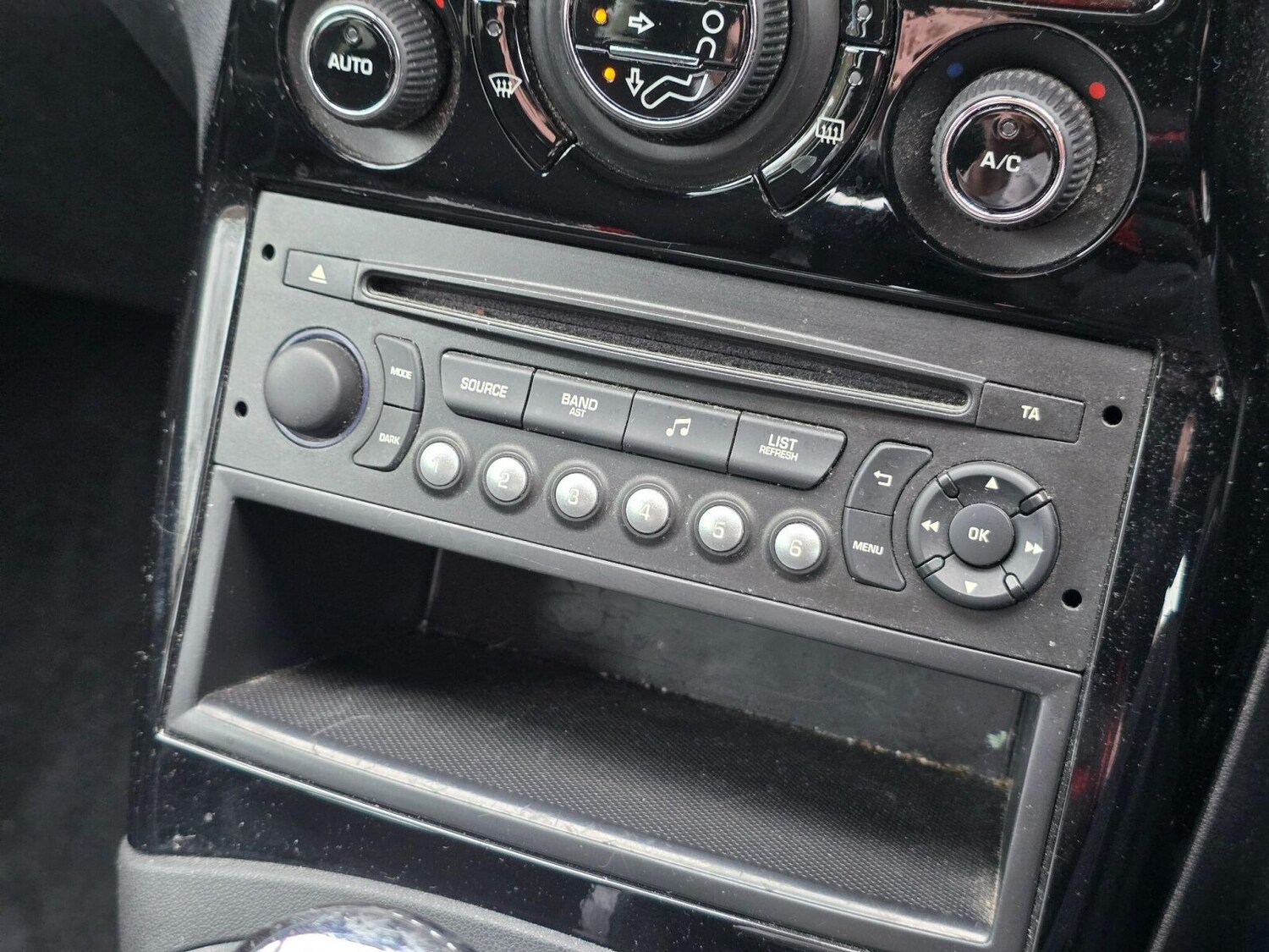 Used Citroen C3 Picasso 2014 for sale - 77911207: Photo 47