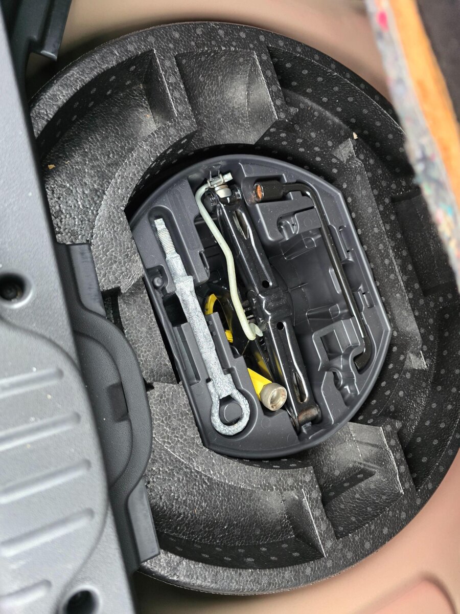 Used Citroen C3 Picasso 2014 for sale - 77911207: Photo 48