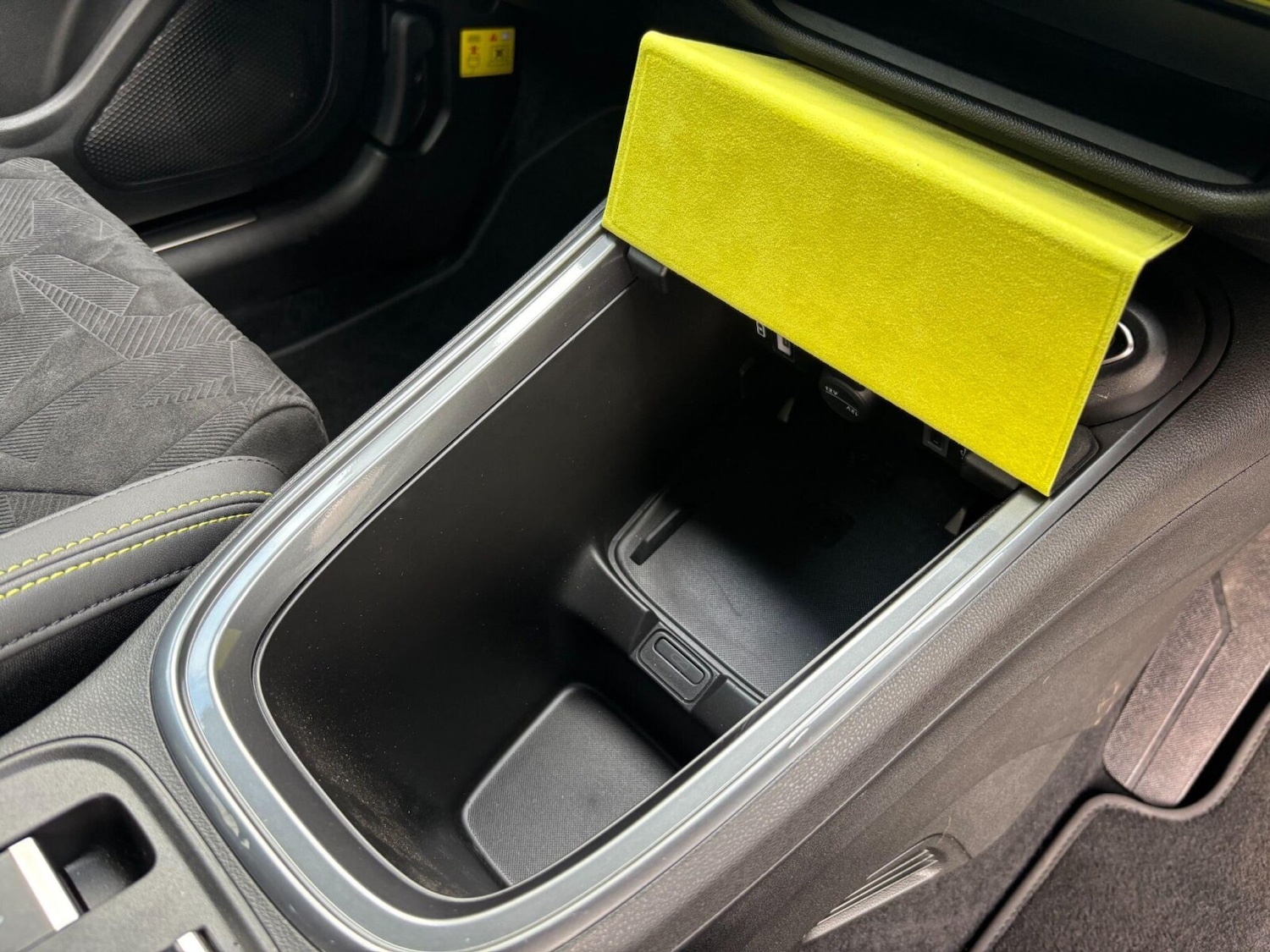 Used Abarth 600e 2025 for sale - 76434934: Photo 46