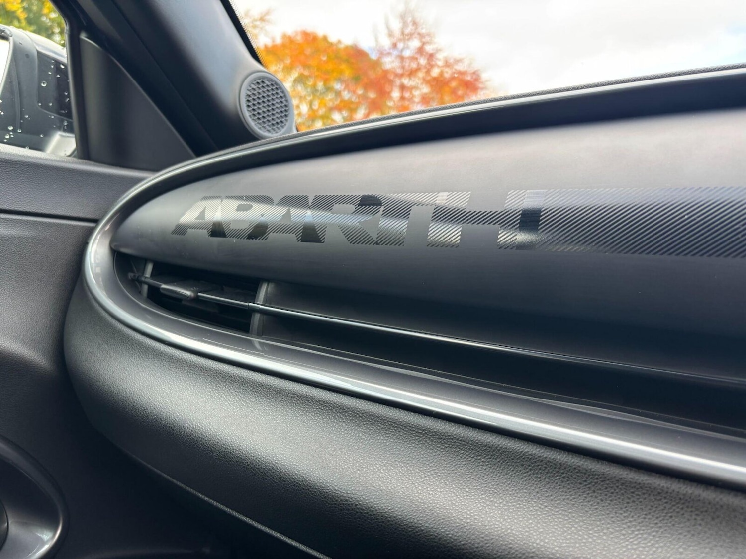 Used Abarth 600e 2025 for sale - 76434934: Photo 47