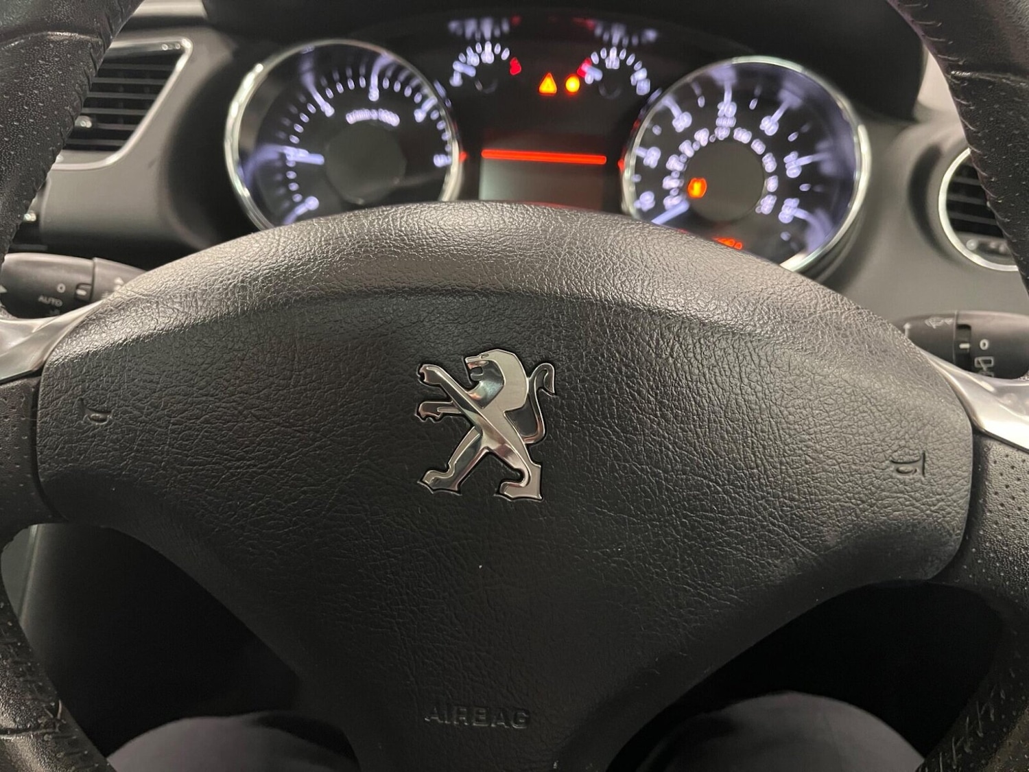 Used Peugeot 3008 2016 for sale - 77504269: Photo 14