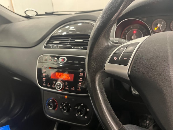 Used Fiat Punto 2013 for sale - 75391970: Photo 42
