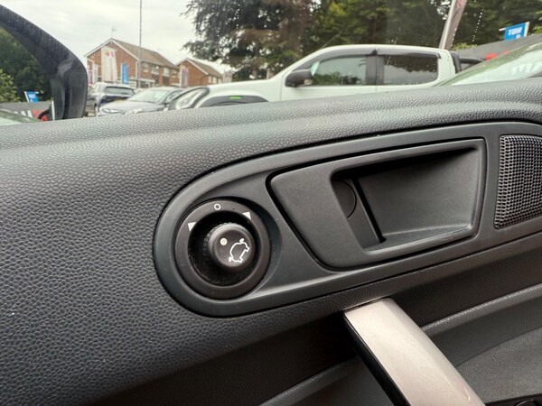 Used Ford Fiesta 2009 for sale - 75672073: Photo 24