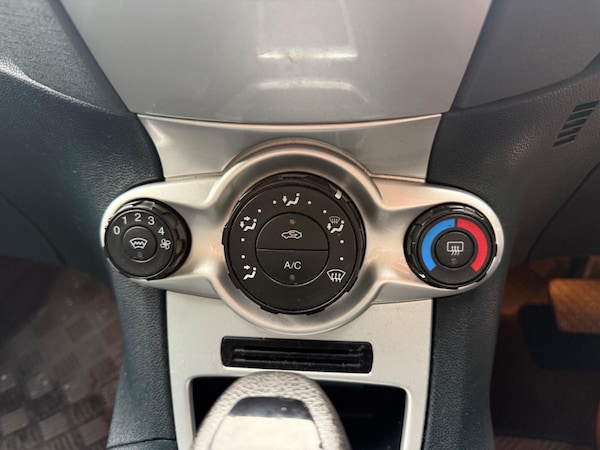 Used Ford Fiesta 2009 for sale - 75672073: Photo 28