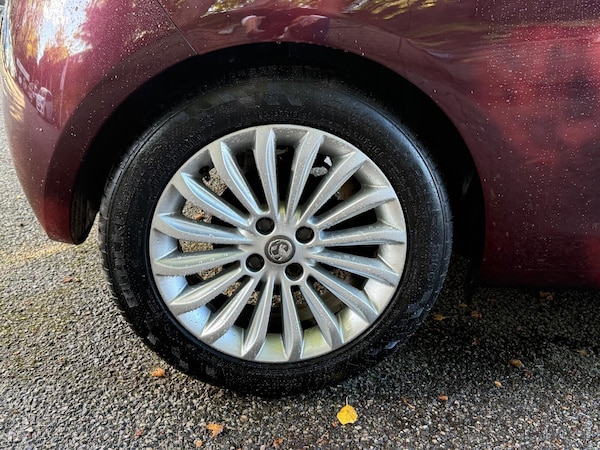 Used Vauxhall ADAM 2015 for sale - 76092101: Photo 15