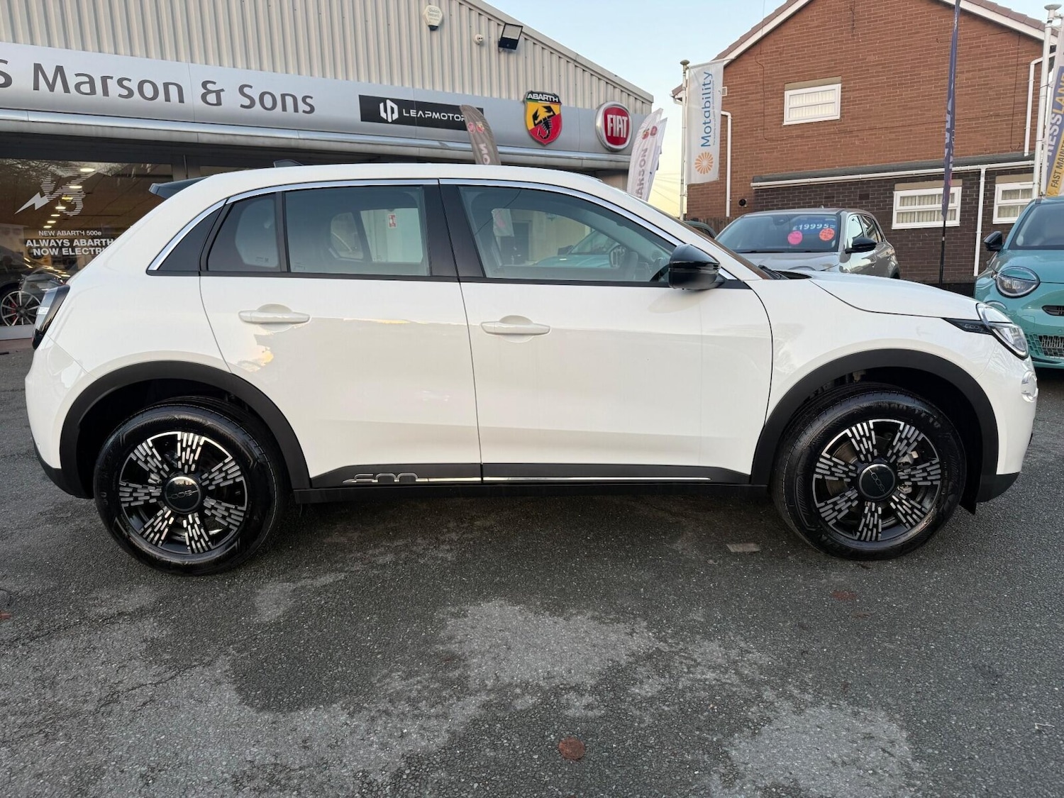 Used Fiat 600 2025 for sale - 76709431: Photo 2