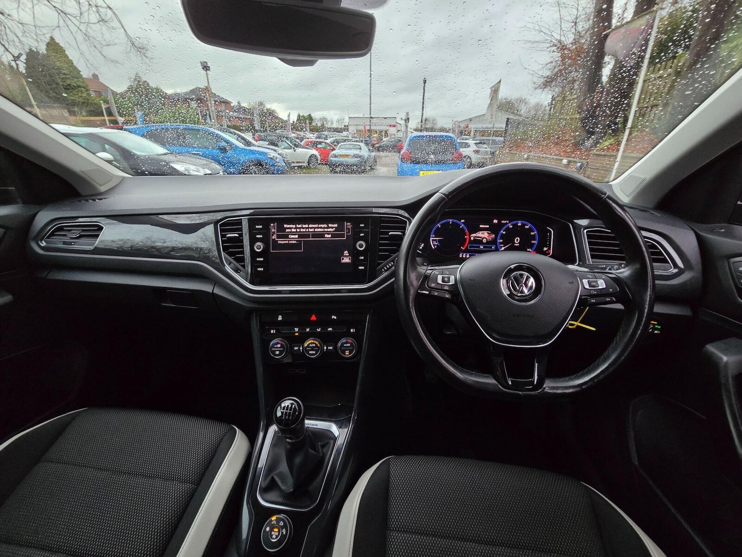 Used Volkswagen T-Roc 2018 for sale - 76780339: Photo 10