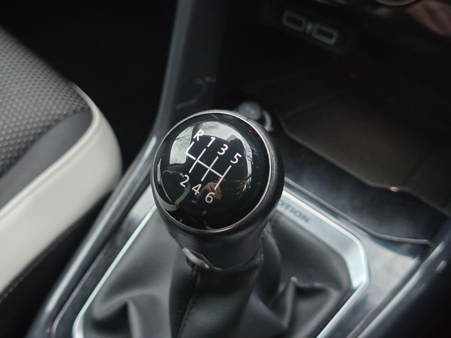 Used Volkswagen T-Roc 2018 for sale - 76780339: Photo 11