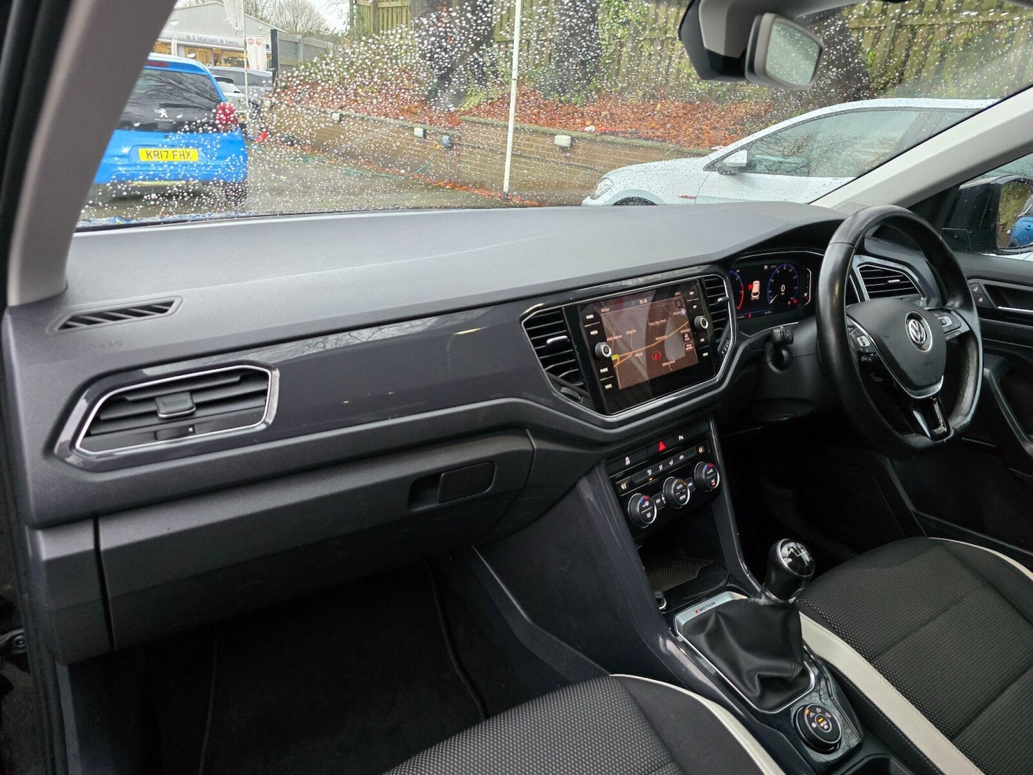 Used Volkswagen T-Roc 2018 for sale - 76780339: Photo 12