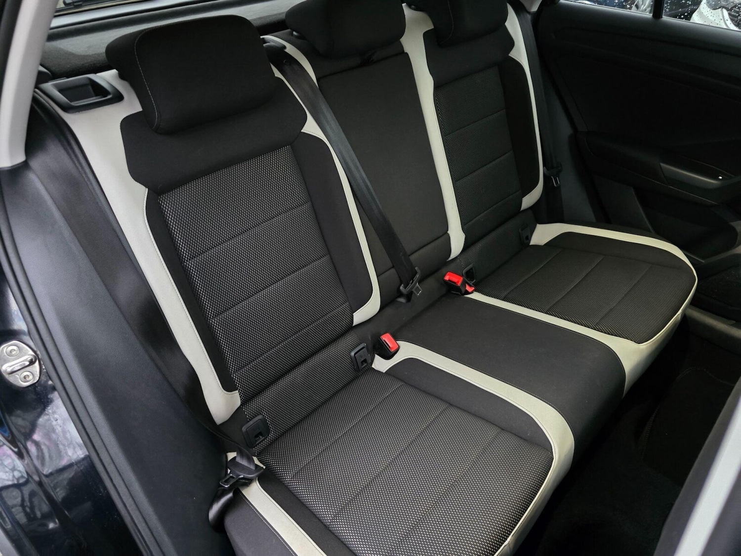 Used Volkswagen T-Roc 2018 for sale - 76780339: Photo 17