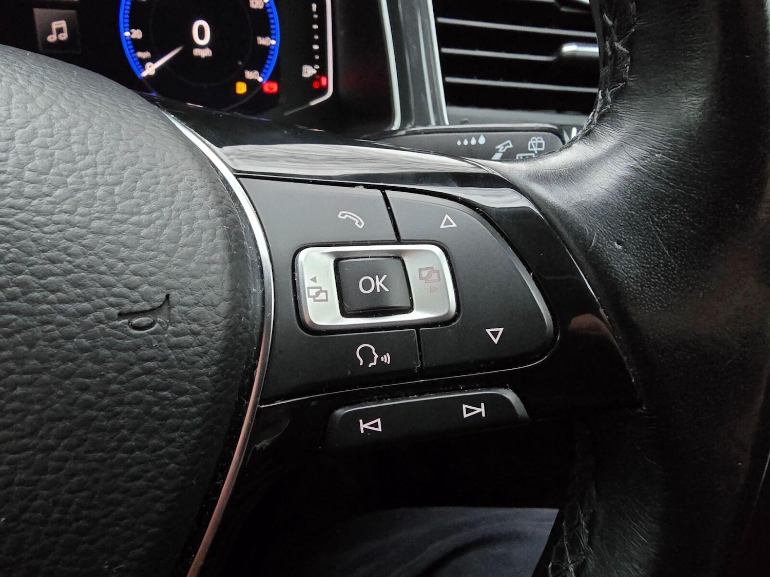 Used Volkswagen T-Roc 2018 for sale - 76780339: Photo 22