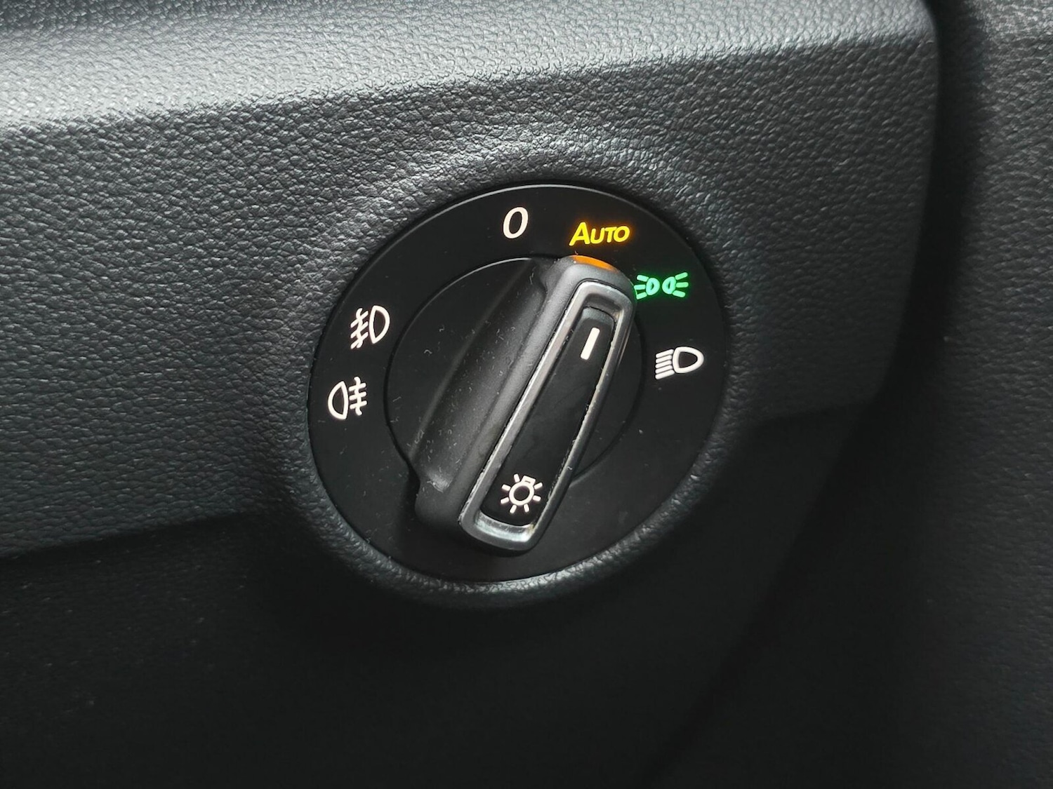 Used Volkswagen T-Roc 2018 for sale - 76780339: Photo 23