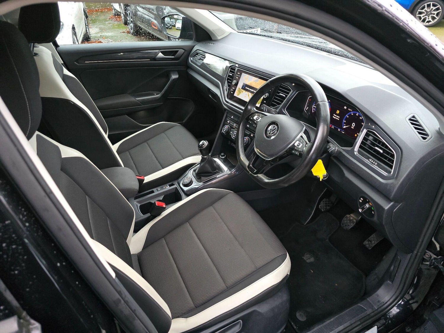 Used Volkswagen T-Roc 2018 for sale - 76780339: Photo 3