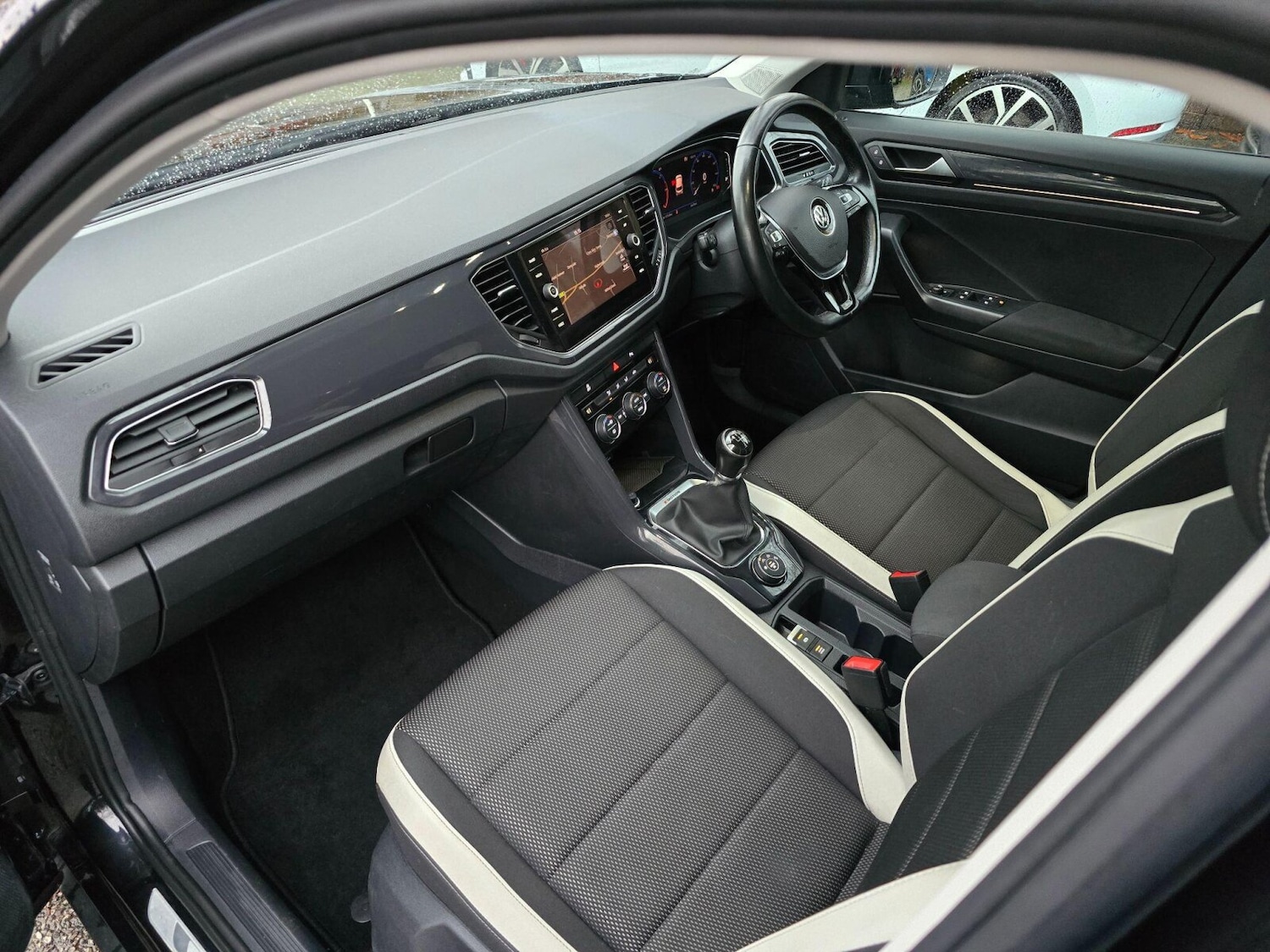 Used Volkswagen T-Roc 2018 for sale - 76780339: Photo 48