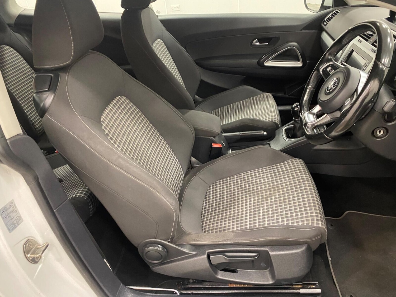 Used Volkswagen Scirocco 2014 for sale - 77893967: Photo 13