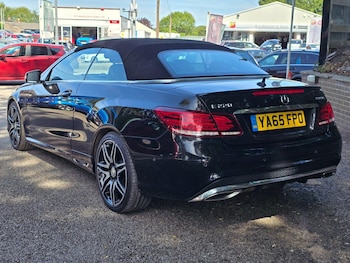 Used Mercedes-Benz E Class 2015 for sale - 79338081: Photo