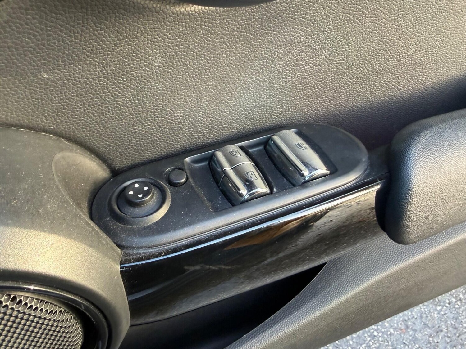 Used MINI Convertible 2016 for sale - 76434786: Photo 32