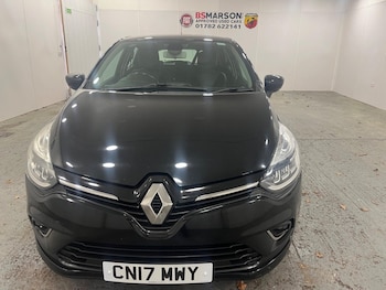 Used Renault Clio 2017 for sale - 79230106: Photo