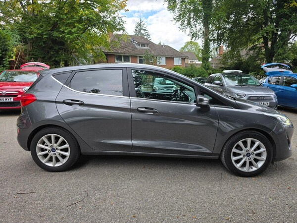 Used Ford Fiesta 2017 for sale - 76092045: Photo 2