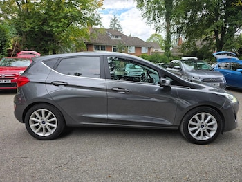 Used Ford Fiesta 2017 for sale - 76092045: Photo 2
