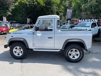 Used Land Rover Defender 2010 for sale - 75391625: Photo