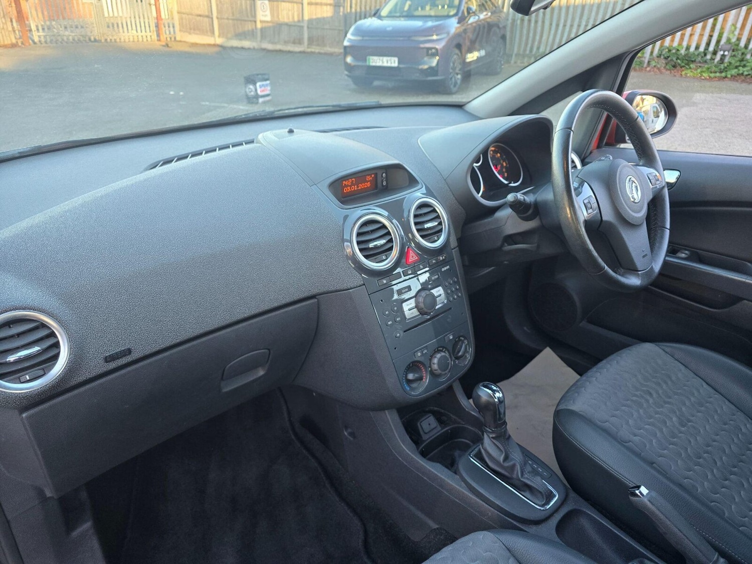 Used Vauxhall Corsa 2012 for sale - 77105849: Photo 2