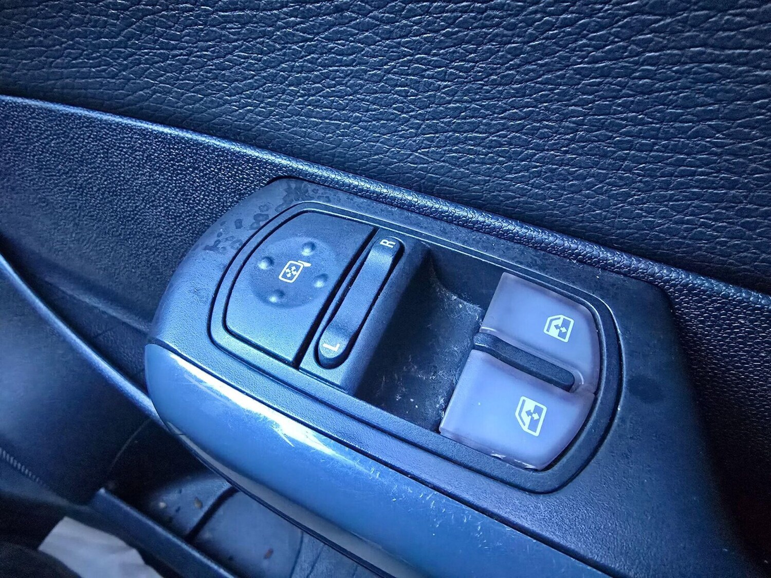 Used Vauxhall Corsa 2012 for sale - 77105849: Photo 23