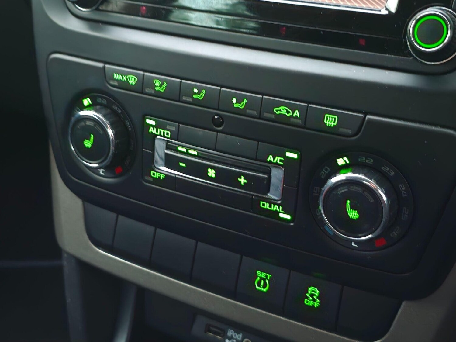 Used Skoda Yeti 2015 for sale - 77897154: Photo 27