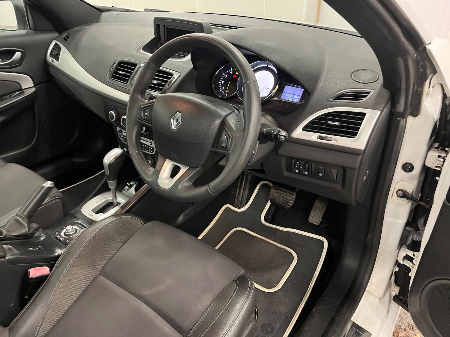 Used Renault Megane 2011 for sale - 77778402: Photo 15