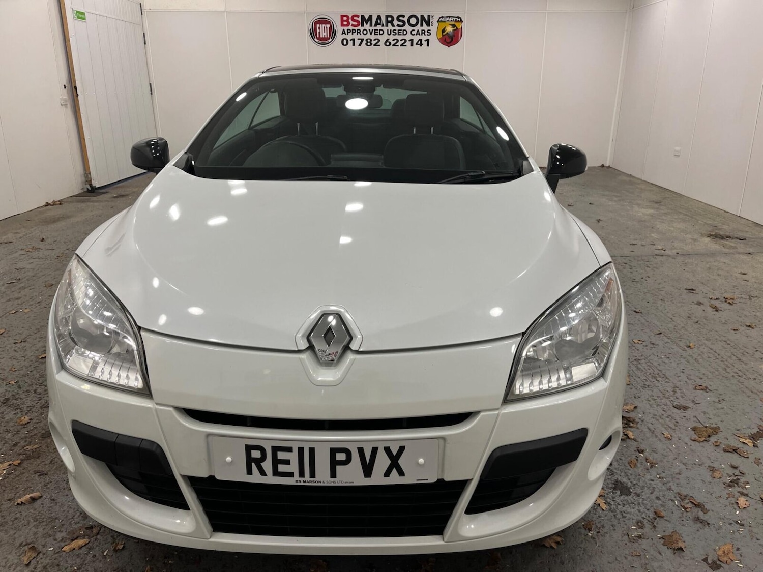 Used Renault Megane 2011 for sale - 77778402: Photo 2