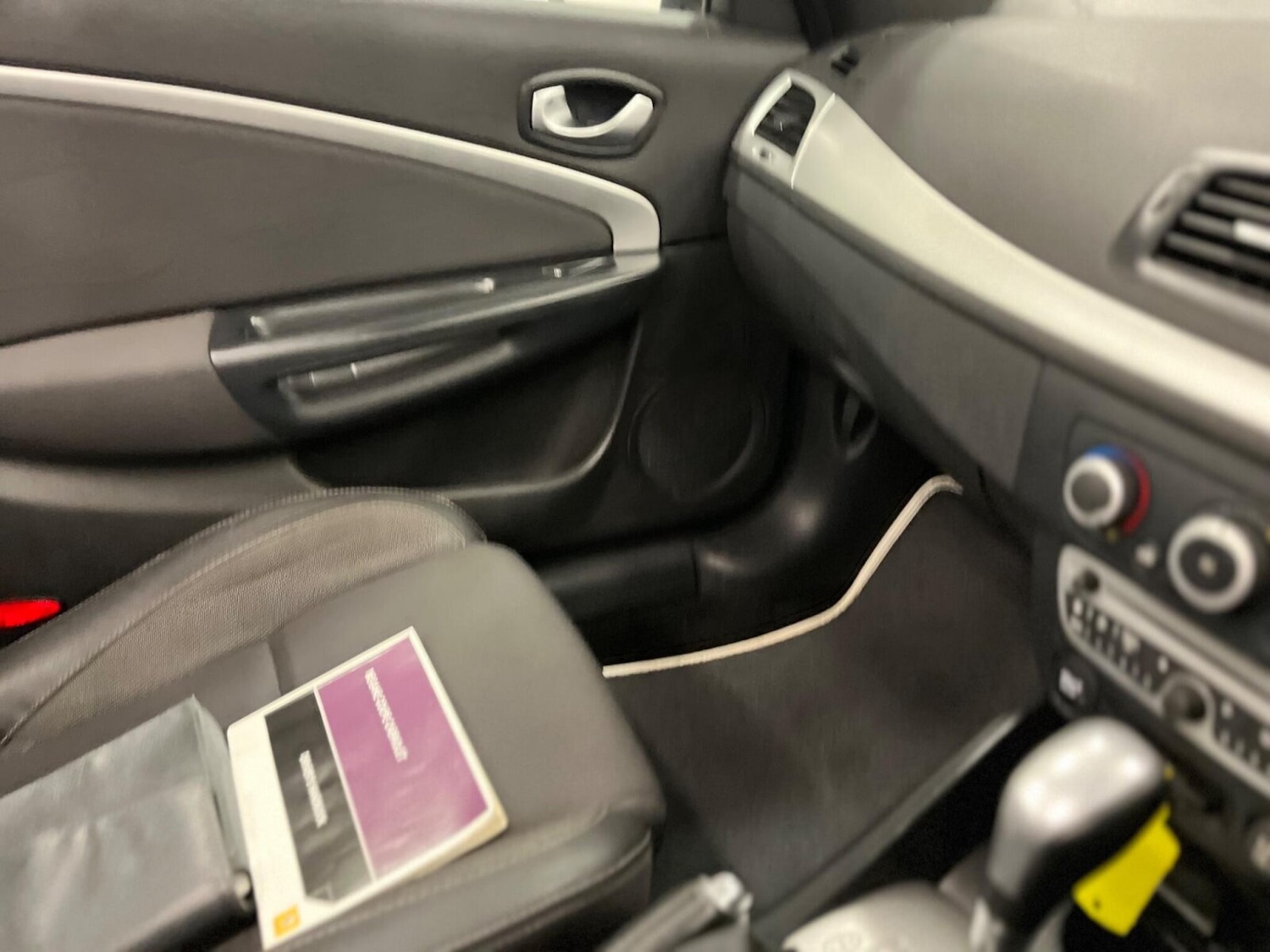 Used Renault Megane 2011 for sale - 77778402: Photo 31