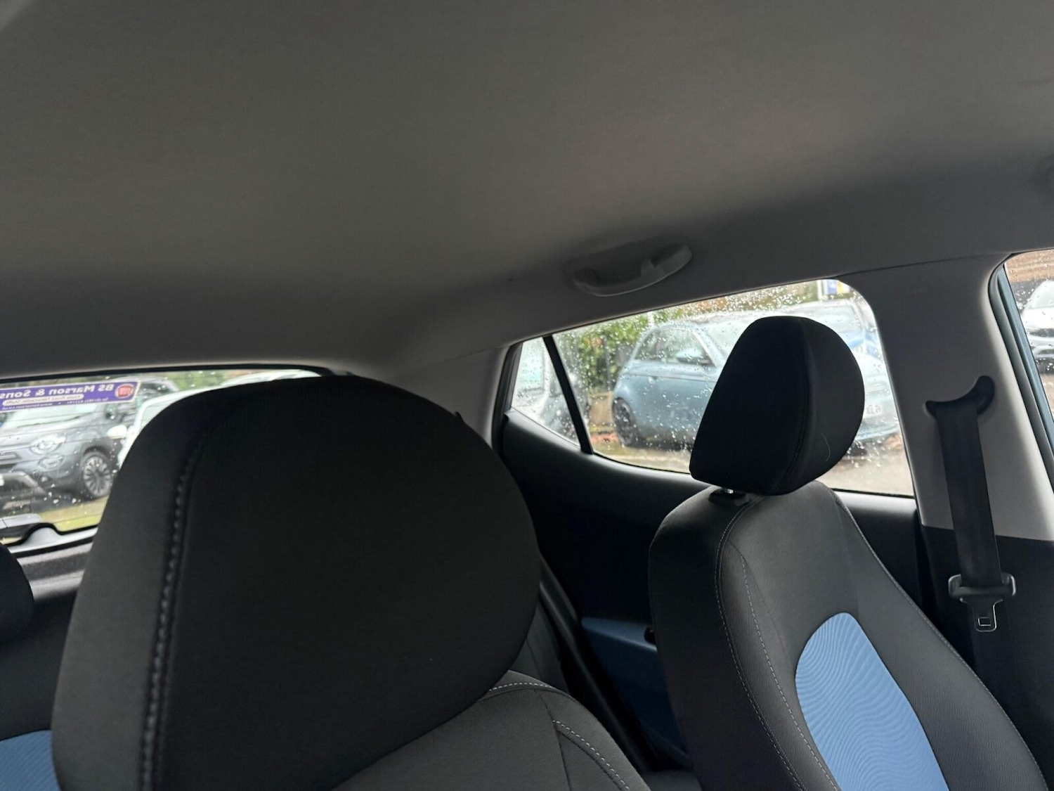 Used Hyundai i10 2015 for sale - 76847085: Photo 22