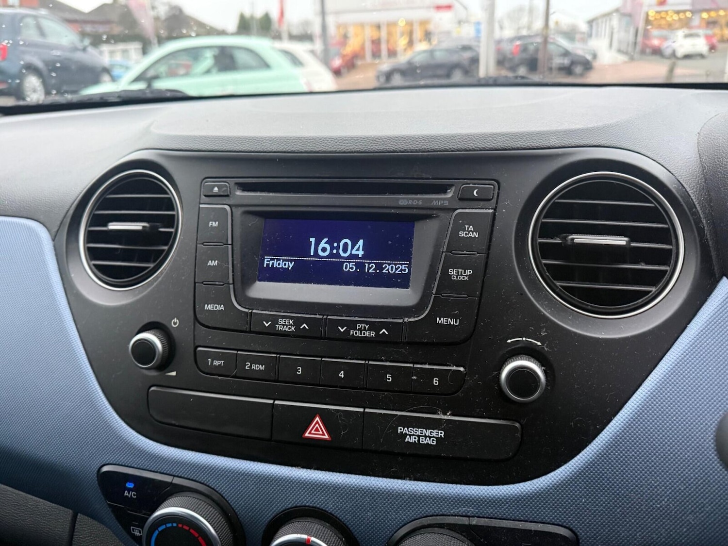 Used Hyundai i10 2015 for sale - 76847085: Photo 24