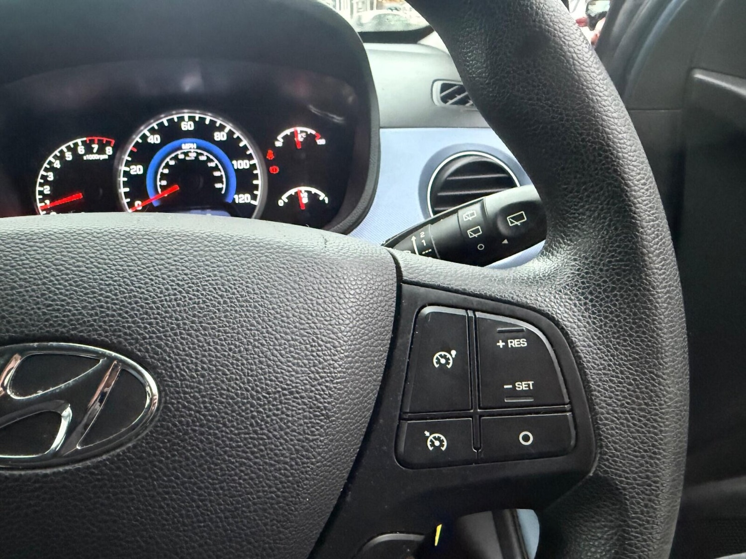 Used Hyundai i10 2015 for sale - 76847085: Photo 30