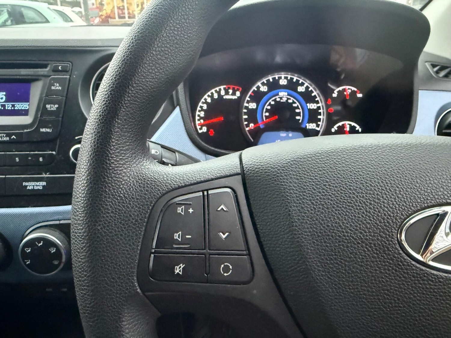 Used Hyundai i10 2015 for sale - 76847085: Photo 32