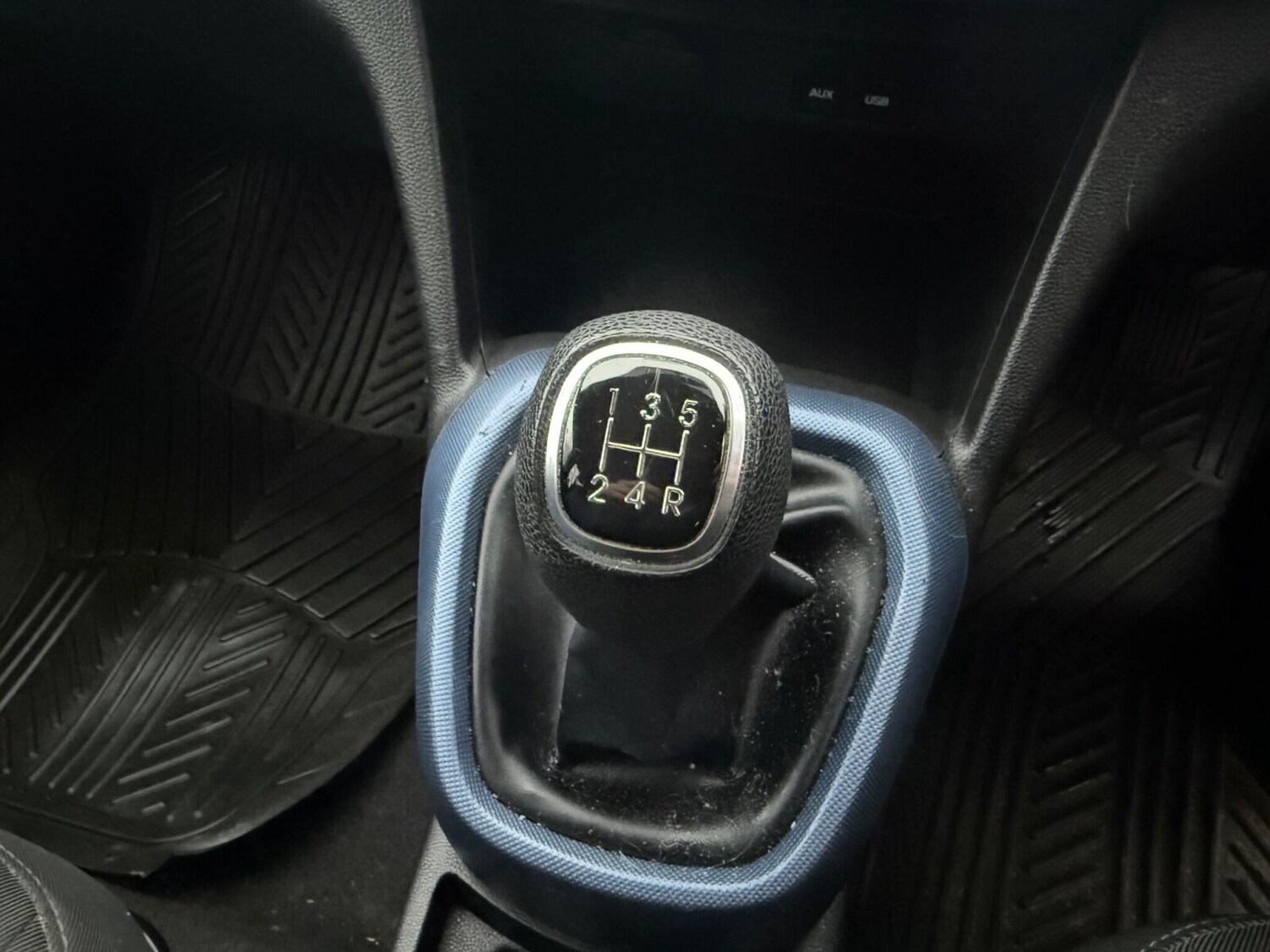 Used Hyundai i10 2015 for sale - 76847085: Photo 34