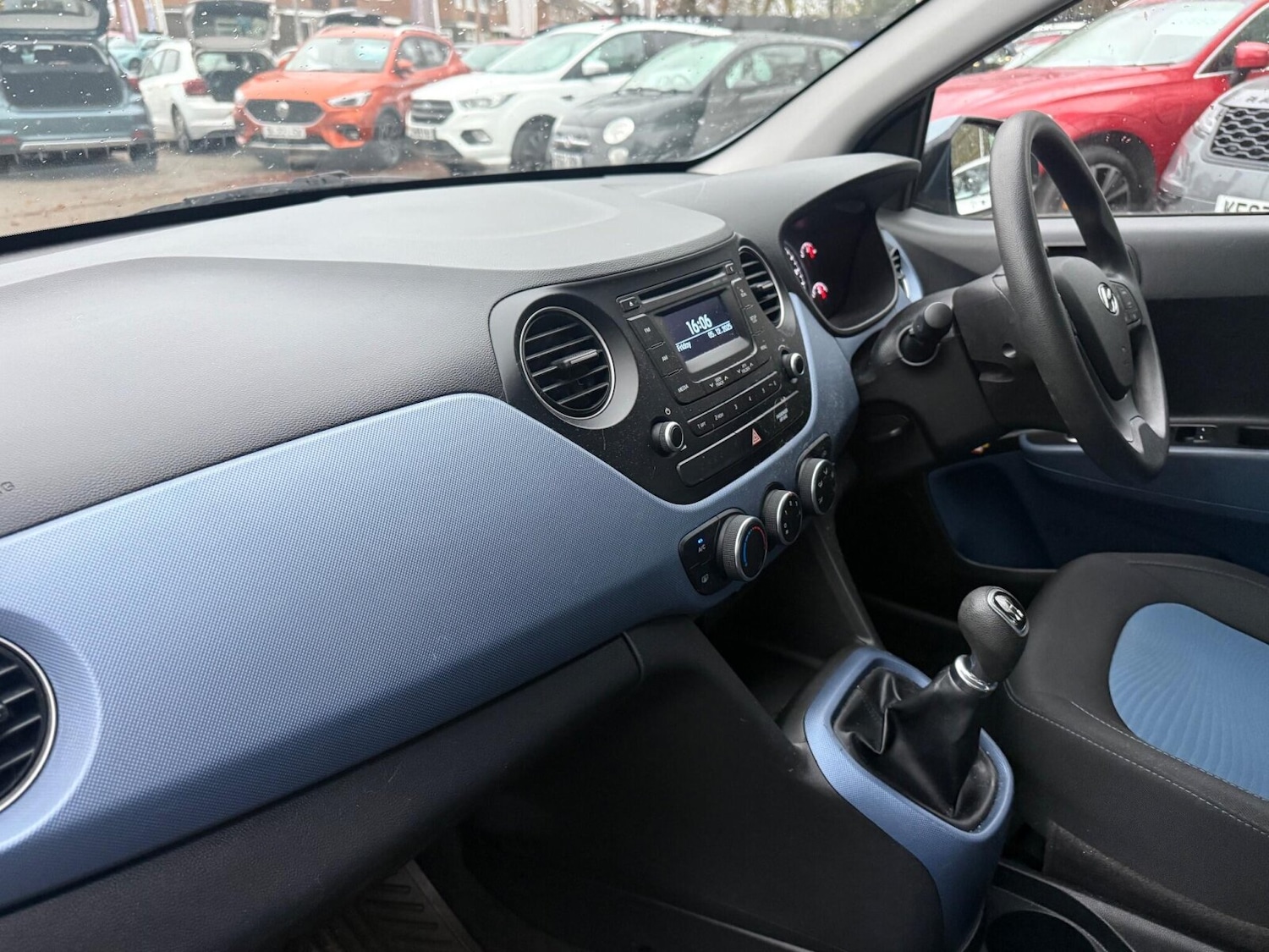 Used Hyundai i10 2015 for sale - 76847085: Photo 37