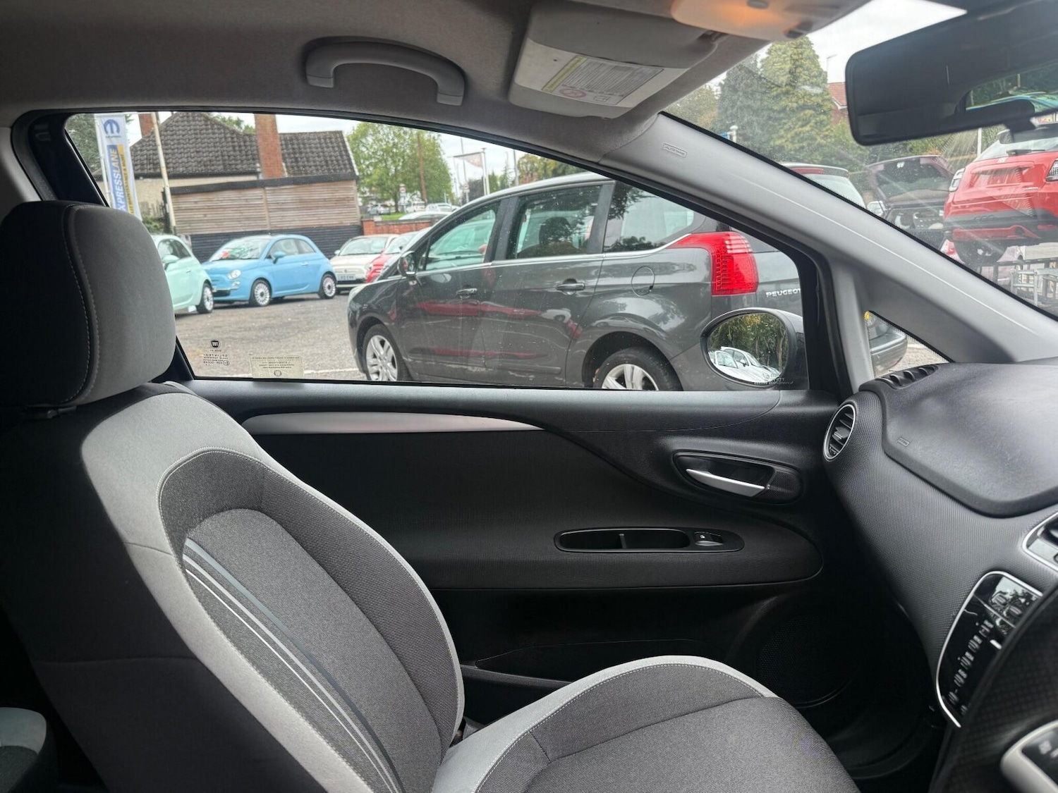 Used Fiat Punto 2012 for sale - 76092067: Photo 20