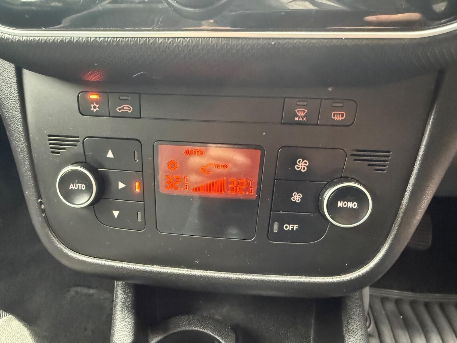 Used Fiat Punto 2012 for sale - 76092067: Photo 28
