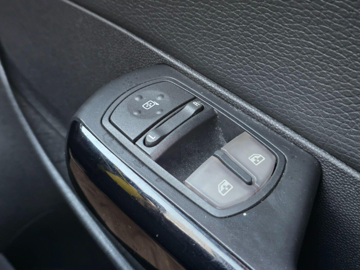 Used Vauxhall Corsa 2009 for sale - 77100514: Photo 29