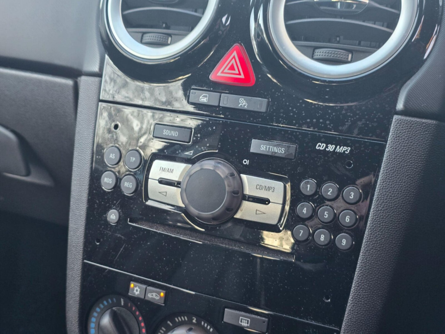 Used Vauxhall Corsa 2009 for sale - 77100514: Photo 44