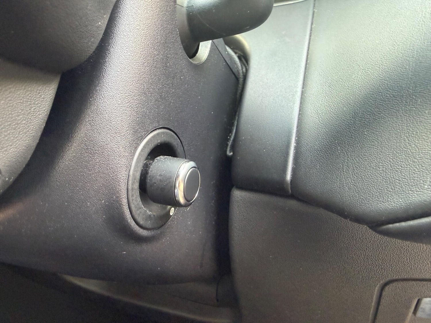 Used Land Rover Range Rover Velar 2017 for sale - 76312326: Photo 16