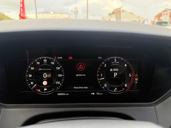 Used Land Rover Range Rover Velar 2017 for sale - 76312326: Photo 34