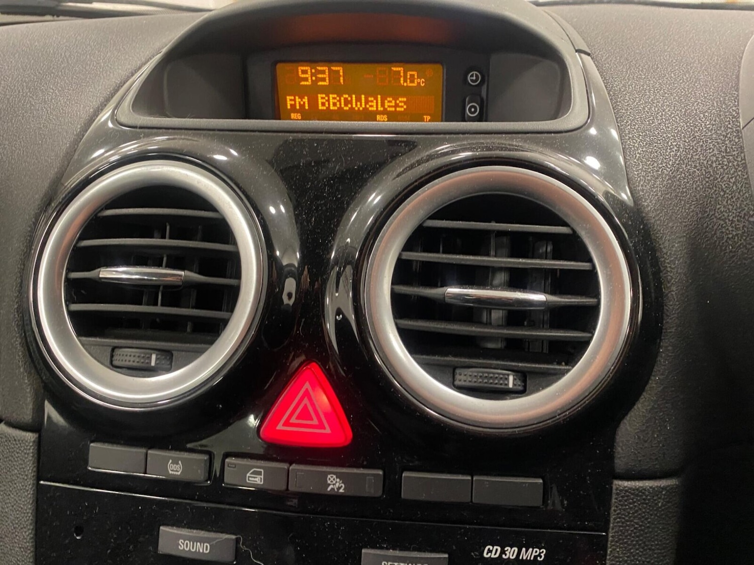 Used Vauxhall Corsa 2015 for sale - 77803829: Photo 15