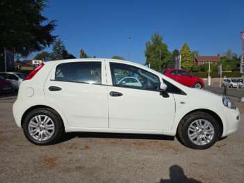 Used Fiat Punto 2016 for sale - 74527390: Photo